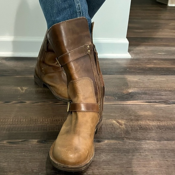 UGG UGGS Leather Shearling lined footbed double buckle detail brown size 7 - Picture 8 of 14